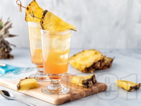 Коктейл карибски бриз (Caribbean Breeze) с тъмен ром и сок от ананас